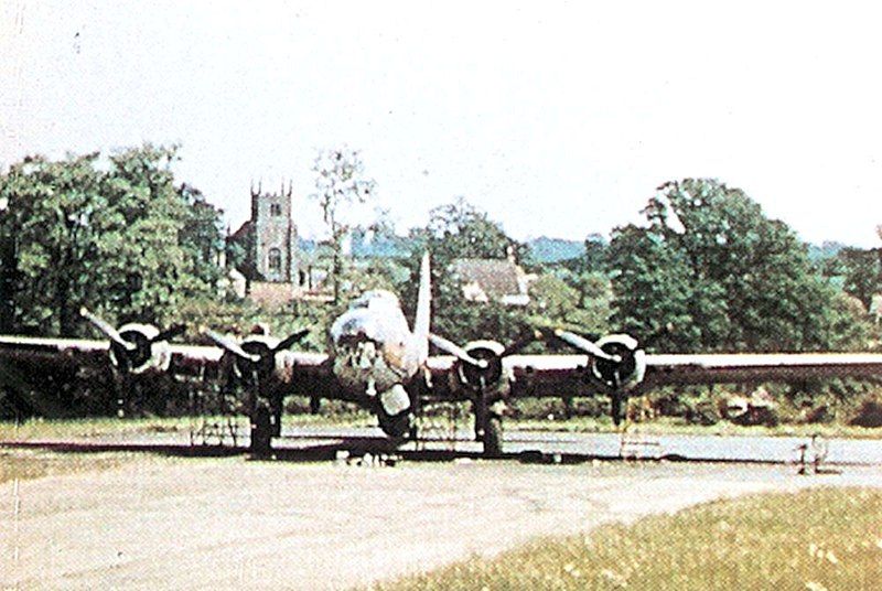 File:Alconbury-b17g.jpg