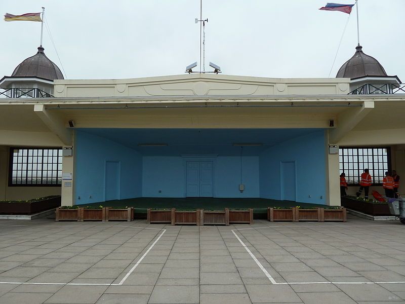 File:Bandstand 025.jpg