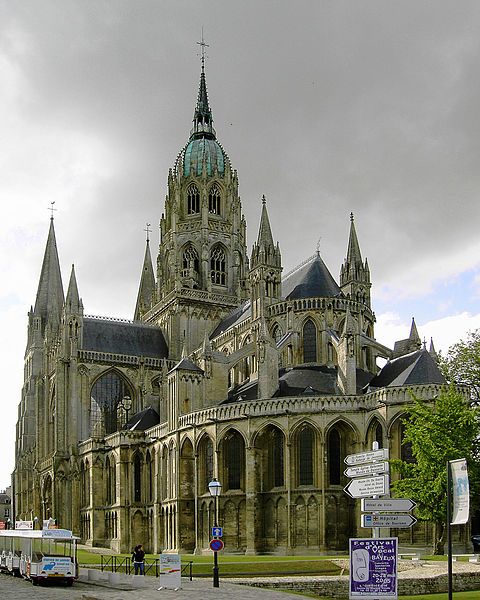 File:Bayeux Cathedral.JPG