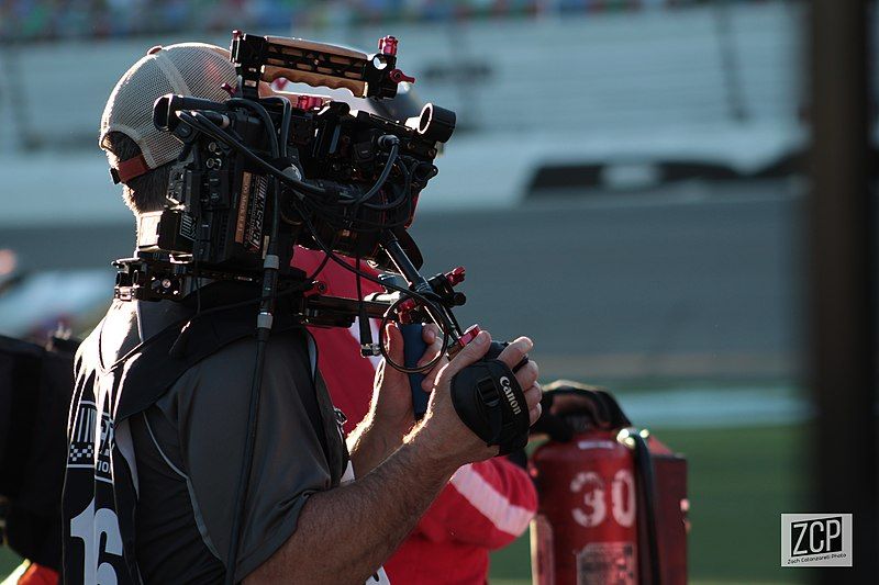 File:Cameraman (39335531850).jpg