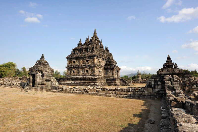 File:Candi-plaosan 09N8085.jpg