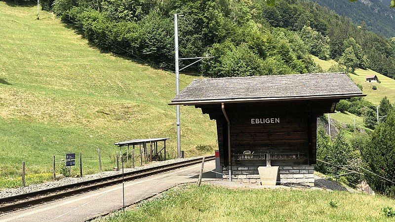 File:Ebligen railway station.jpg