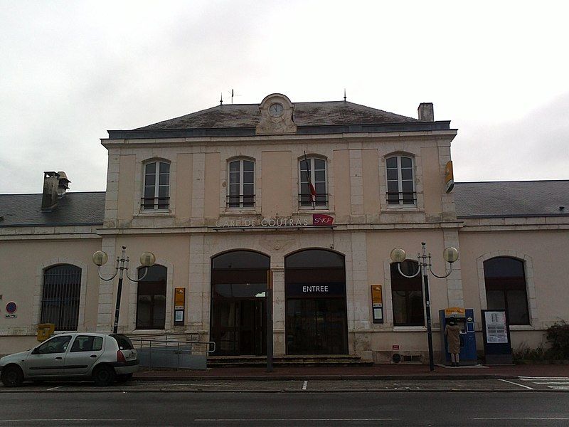 File:Gare de Coutras.jpg