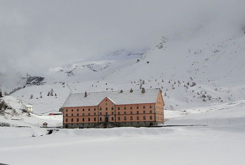 File:Hospiz Simplon 01.JPG