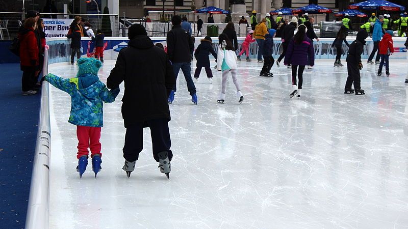 File:Ice Skating (12).jpg