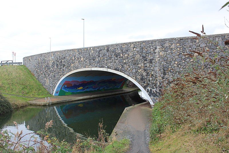 File:Killeen Road bridge.jpg