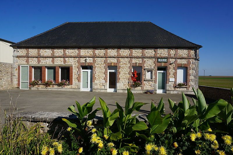 File:Mairie Reuves 07742.JPG