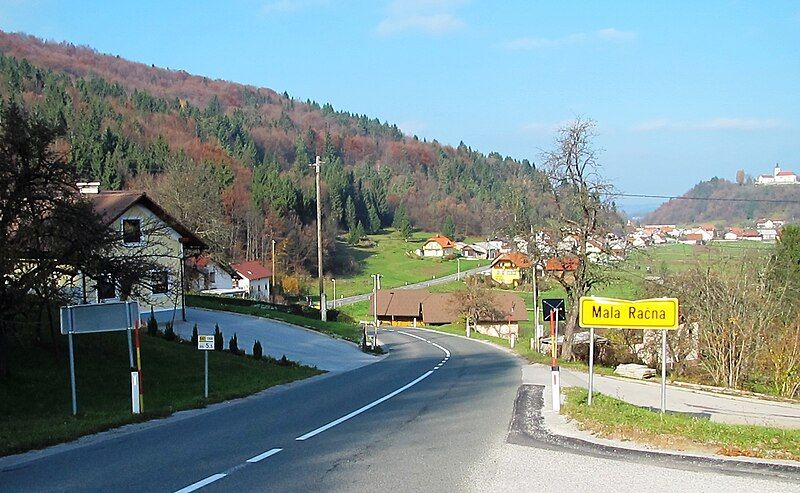 File:Mala Račna Slovenia.JPG