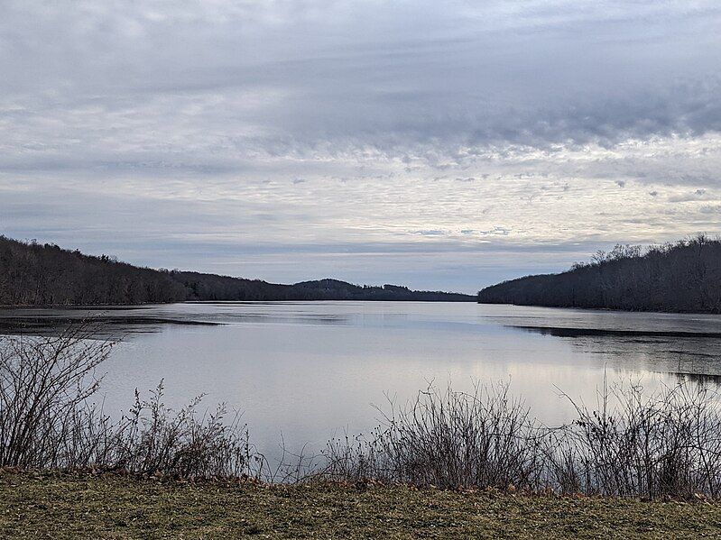 File:Margerie Lake Reservoir.jpg