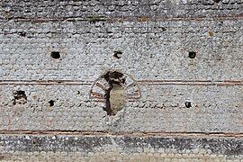 Detail of the architectural device (terracotta bed and opus spicatum).