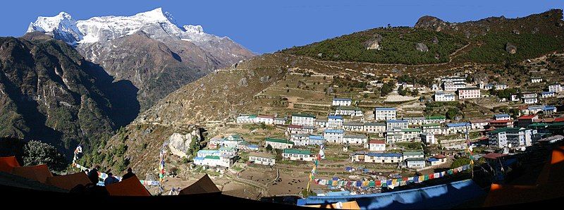 File:Namche Bazaar-Ausblick-10-2007-gje.jpg