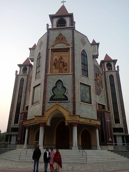 File:Raiganj Church.jpg