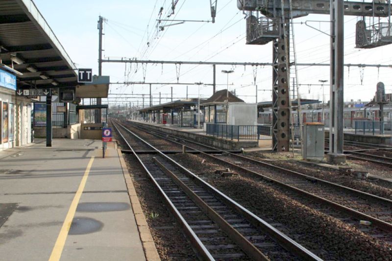 File:Rambouillet - Gare03.jpg