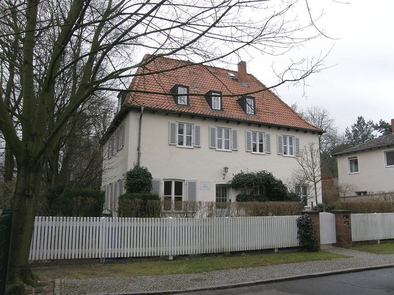 File:Bonhoeffer-Haus.jpg