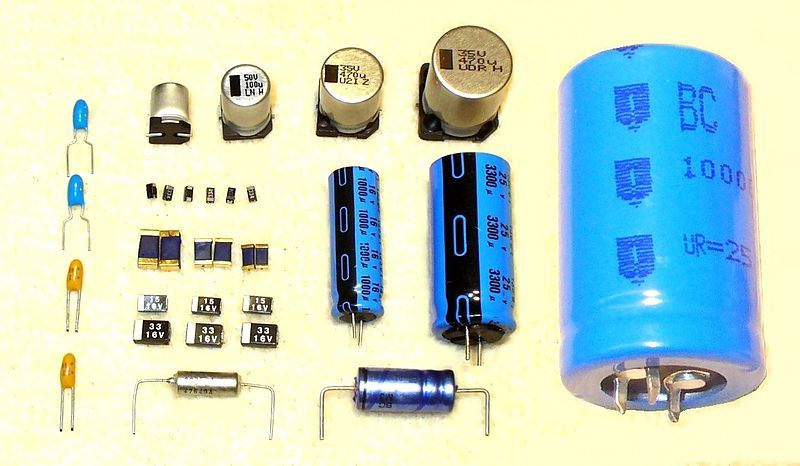 File:Electrolytic capacitors-P1090328.JPG