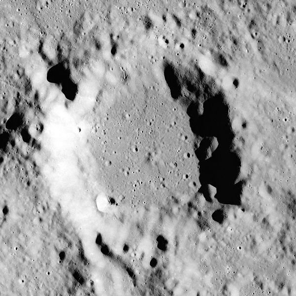 File:Halley crater AS16-M-0982.jpg