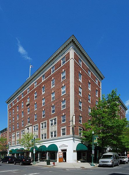 File:HendrickHudsonHotel.jpg