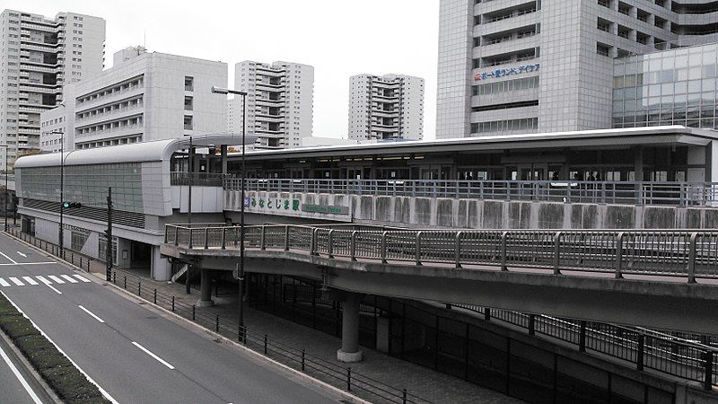 File:Minatojima station.JPG