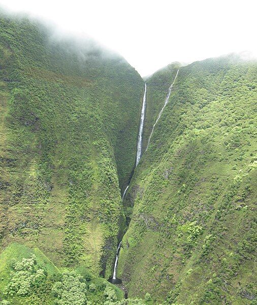 File:Molokai Waterfall.jpg