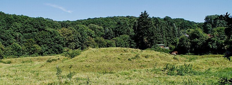 File:Motte bei Drove.JPG