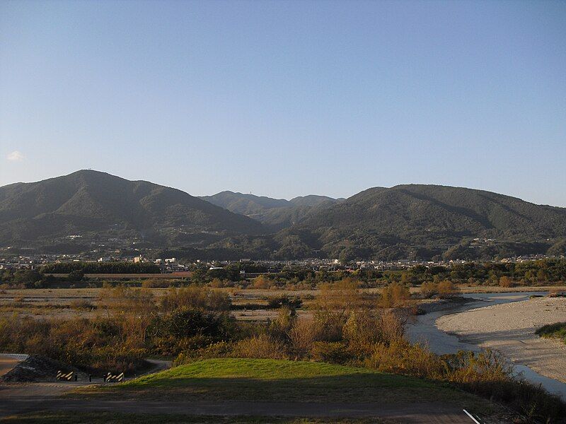 File:Mt.Ryuosan.jpg