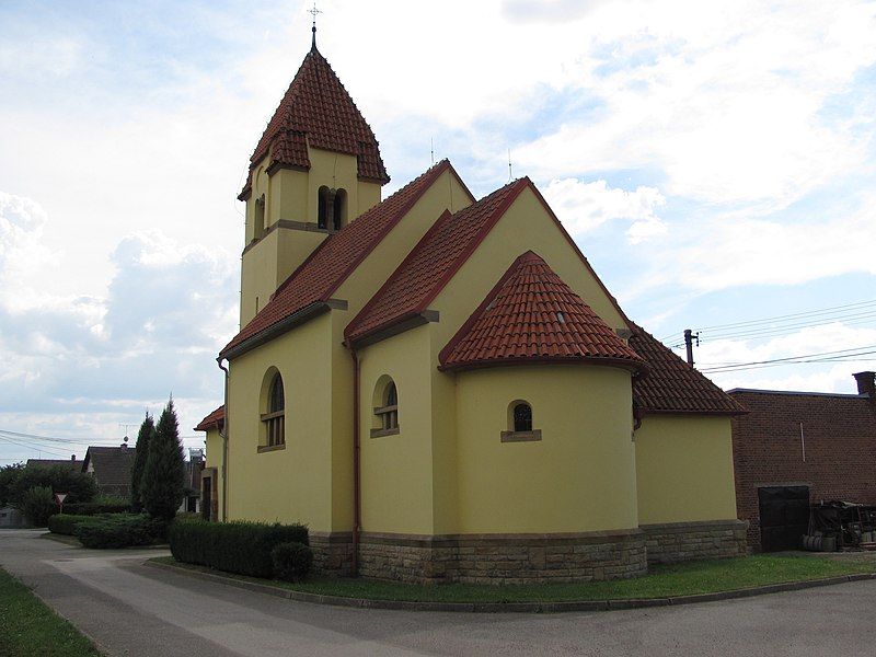 File:Ostroměř-kaple-Nejsvětější-Trojice20140723c.jpg