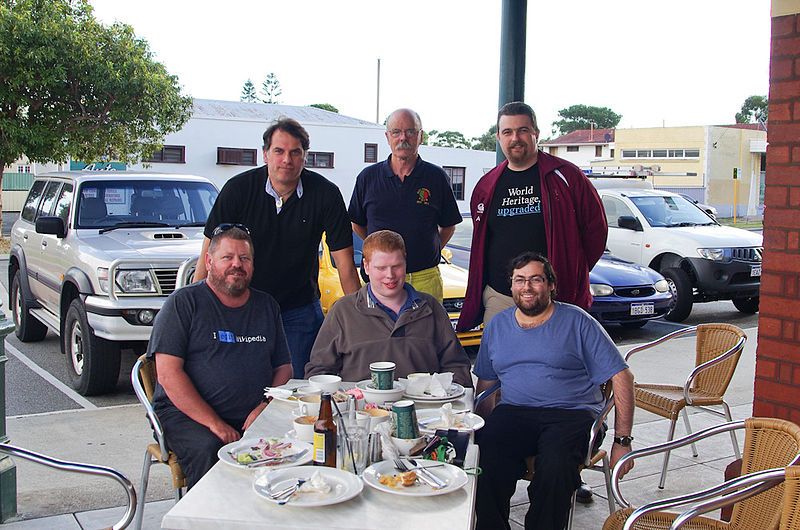 File:Perth meetup 10-11.jpg