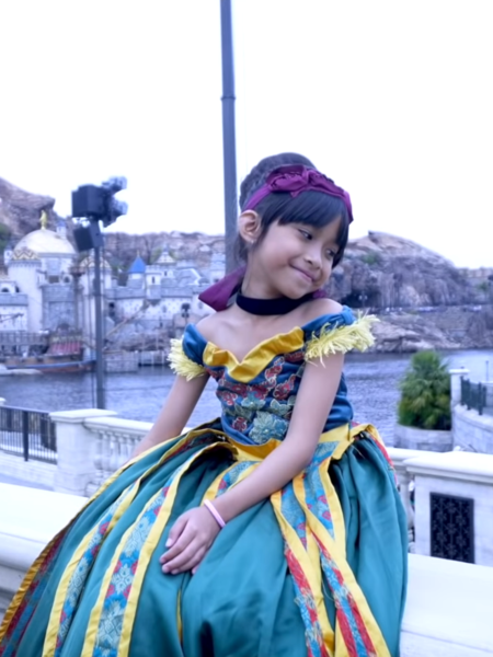 File:Quinn Salman DISNEYSEA.png