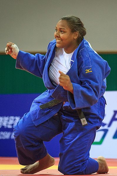 File:Rochele Nunes 2015.jpg