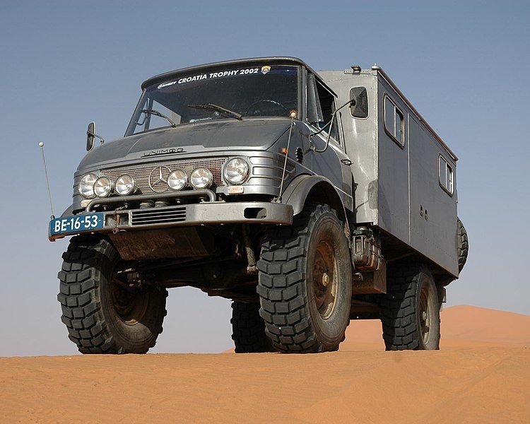 File:S404-300TDI-erg-chebbi.jpg