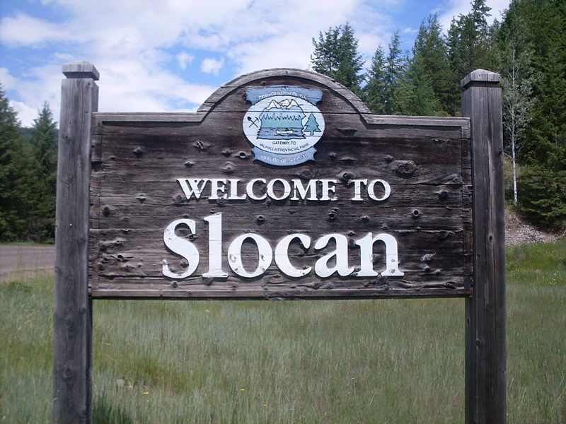 File:Slocan's welcome sign.JPG