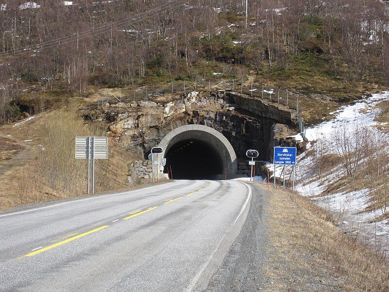 File:Storvikskaret-tunnel-south-2010-05-07.jpg