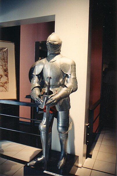 File:Suit-of-Armour-at-the-British-Pavilion-1.jpg