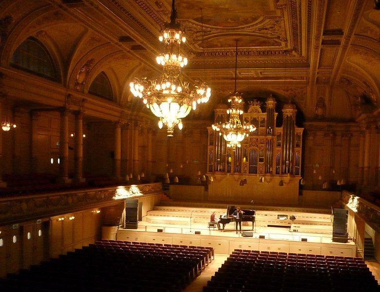 File:Tonhalle Zürich.jpg