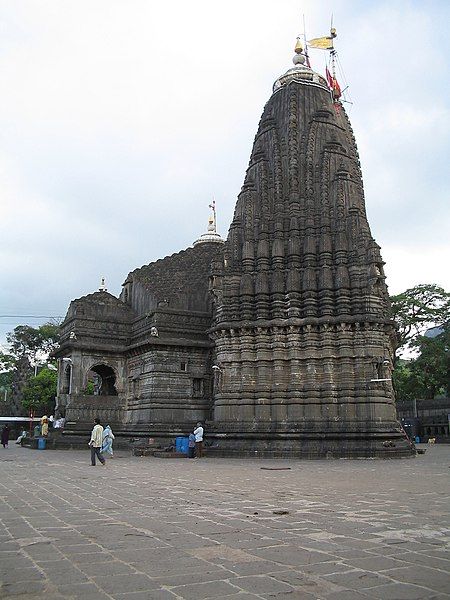 File:Trimbhakeshwar Temple.jpg