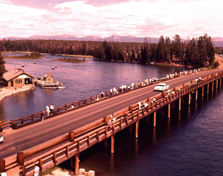 File:Yellowstone-River-Fishing-Bridge-1959.jpg