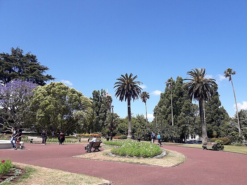 File:AlbertParkAucklandSummer.jpg