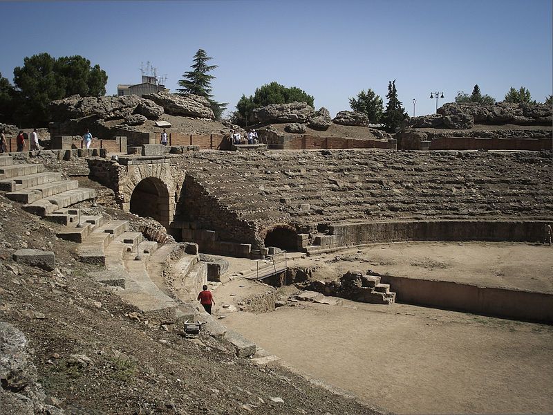 File:Anfiteatro Romano Mérida.jpg