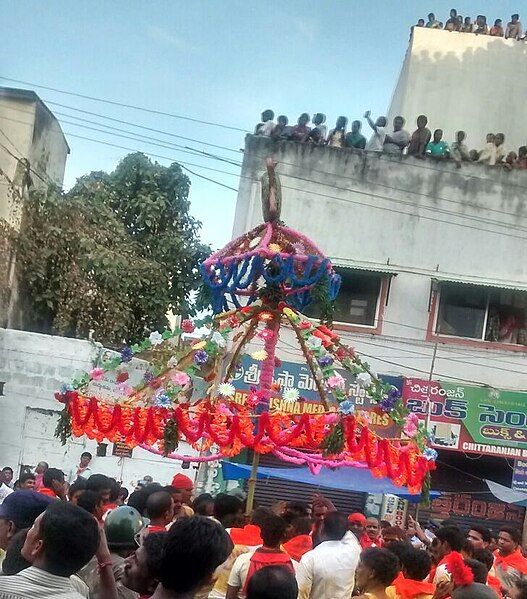 File:Anjali Chariot.jpg