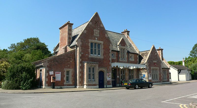 File:Axminster-stationfront-01.jpg