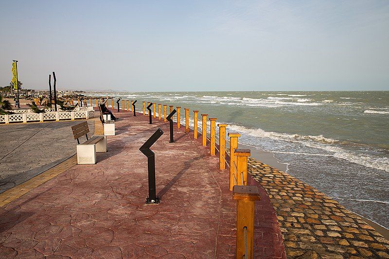 File:BandarLengeh-Beach-1.jpg