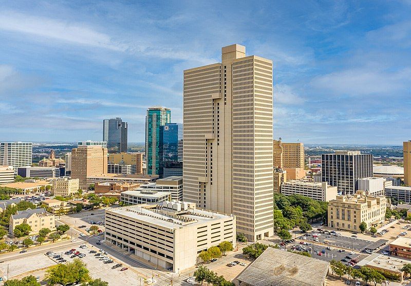 File:Burnett Plaza Main.jpg