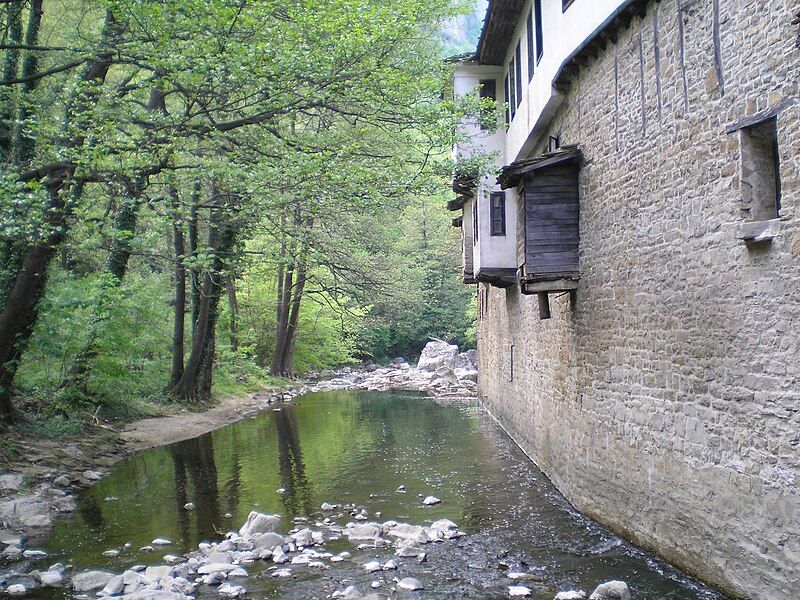 File:Dryanovski-monastery-outside.jpg