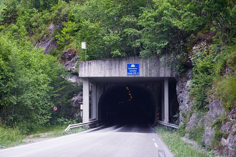 File:Fonnafonntunnelen sør.jpg