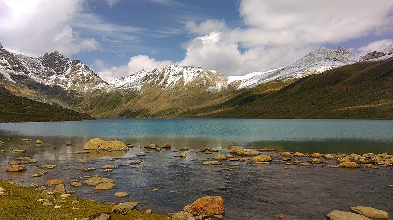 File:Gangabal Lake.jpg