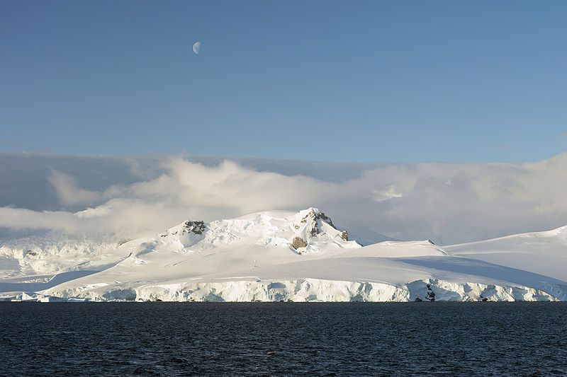 File:Gerlache Strait-2016-Antarctica–Landscape 03.jpg