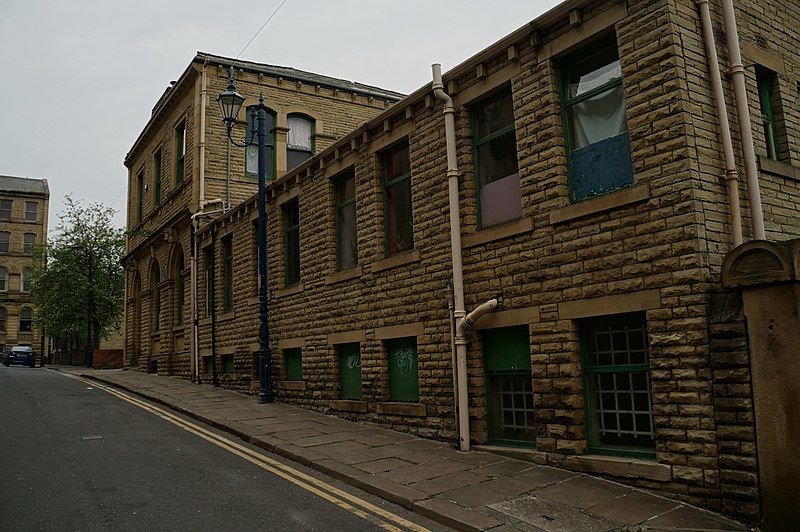 File:Grove Street, Dewsbury.jpg