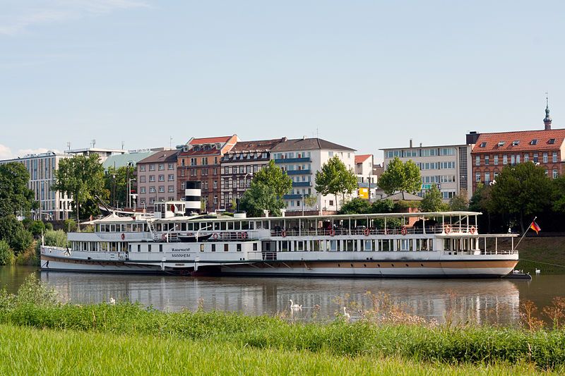 File:Mannheim Museumsschiff 20100731.jpg