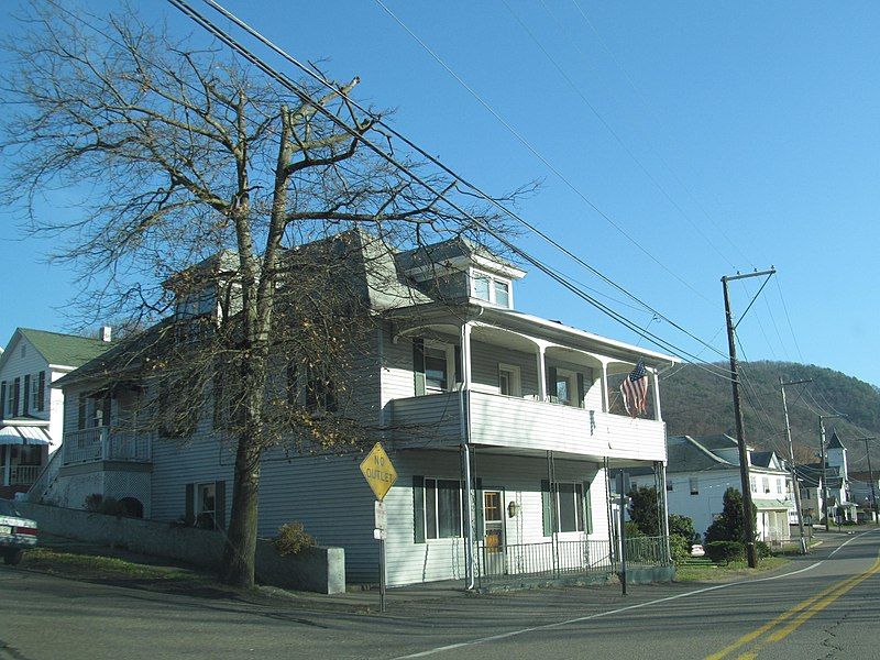 File:Mocanaqua, Pennsylvania (8483138466).jpg