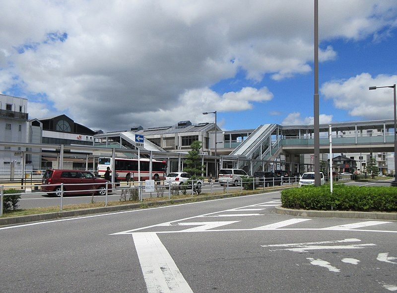 File:Okazaki-Station-1.jpg